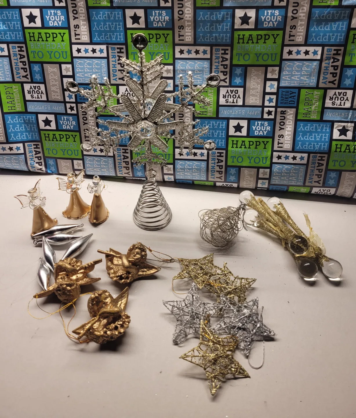 Silver and Gold themed Christmas ornaments thumbnail