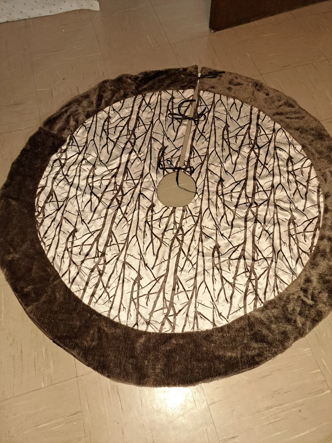 Beautiful Christmas Tree Skirt image indicator(3)