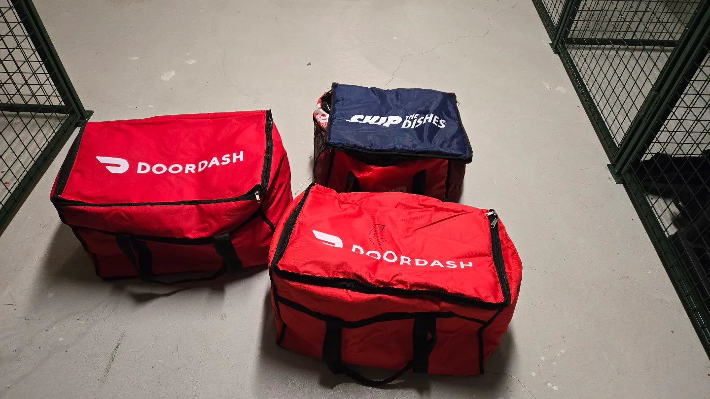 Insulated Food Delivery Bags thumbnail