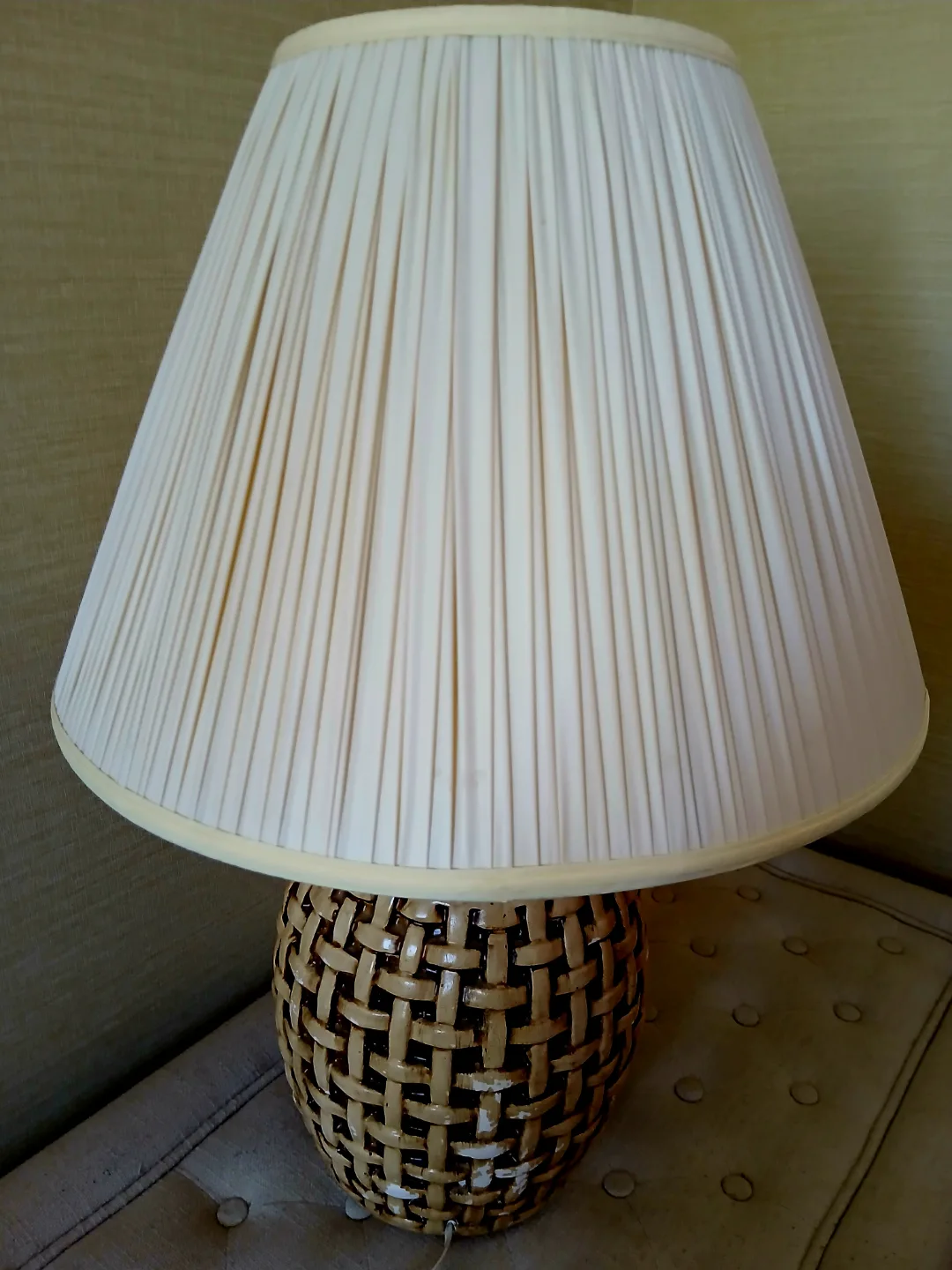 Vintage Table Lamp with Pleated Shade image indicator(2)