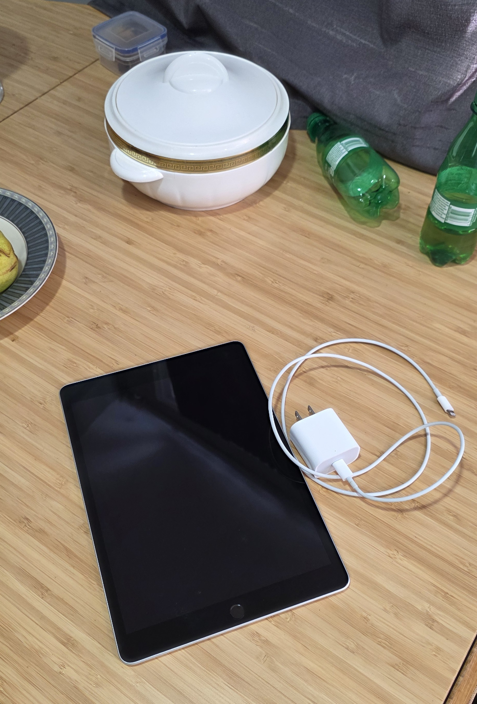 Apple iPad 9th Gen 64GB WiFi only - photo 2