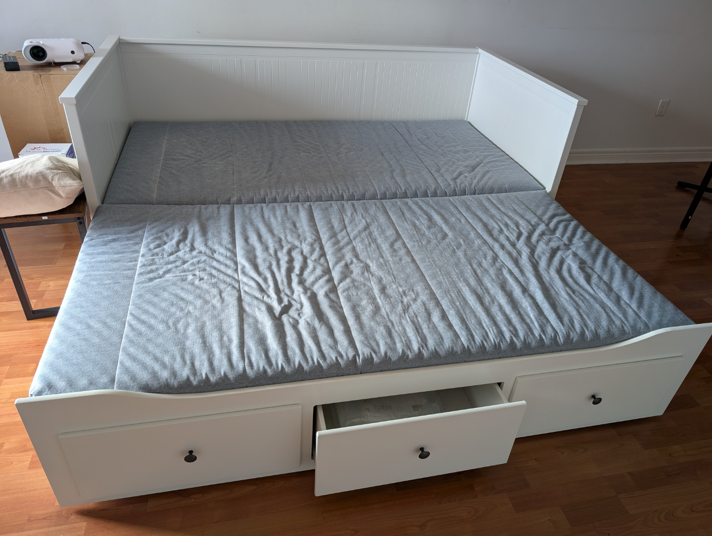 IKEA Hemnes Day Bed with 3 Drawers and Mattress. - photo 2