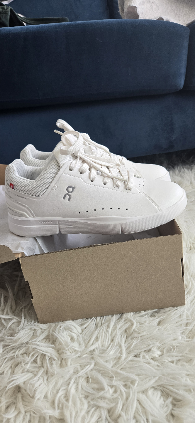 On Cloud Roger White Sneakers - Size 6.5 - photo 2