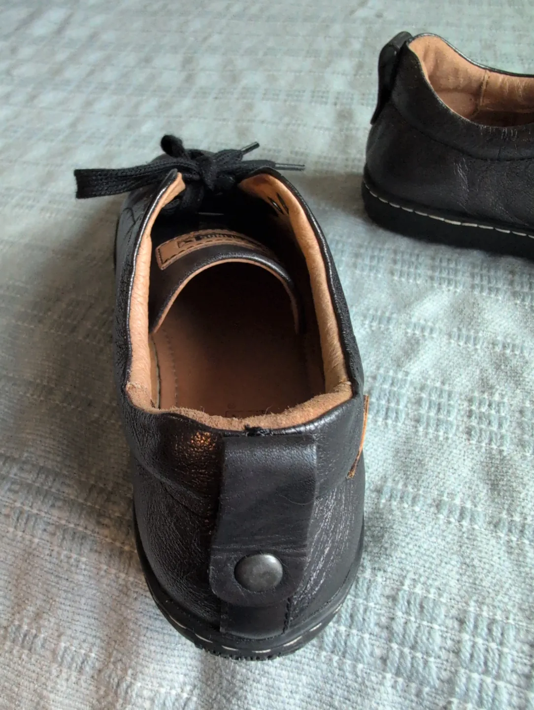 Pikolinos Women's Black Leather Sneakers image indicator(4)