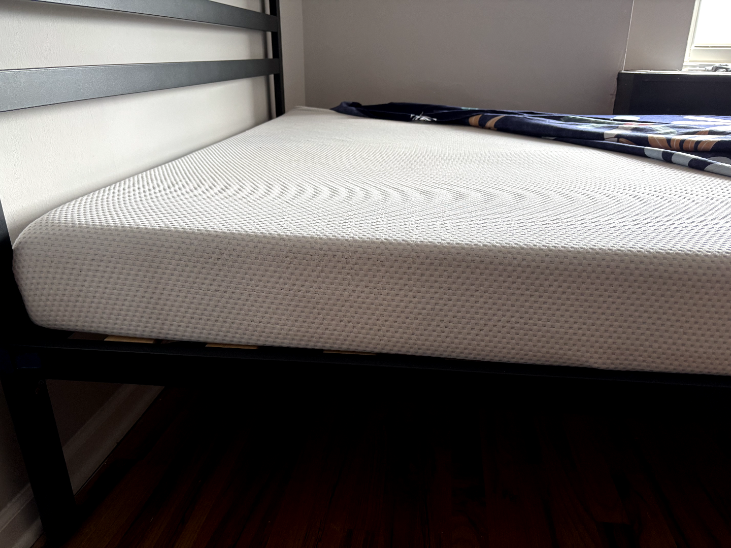 bed frame with memory foam mattress - photo 3