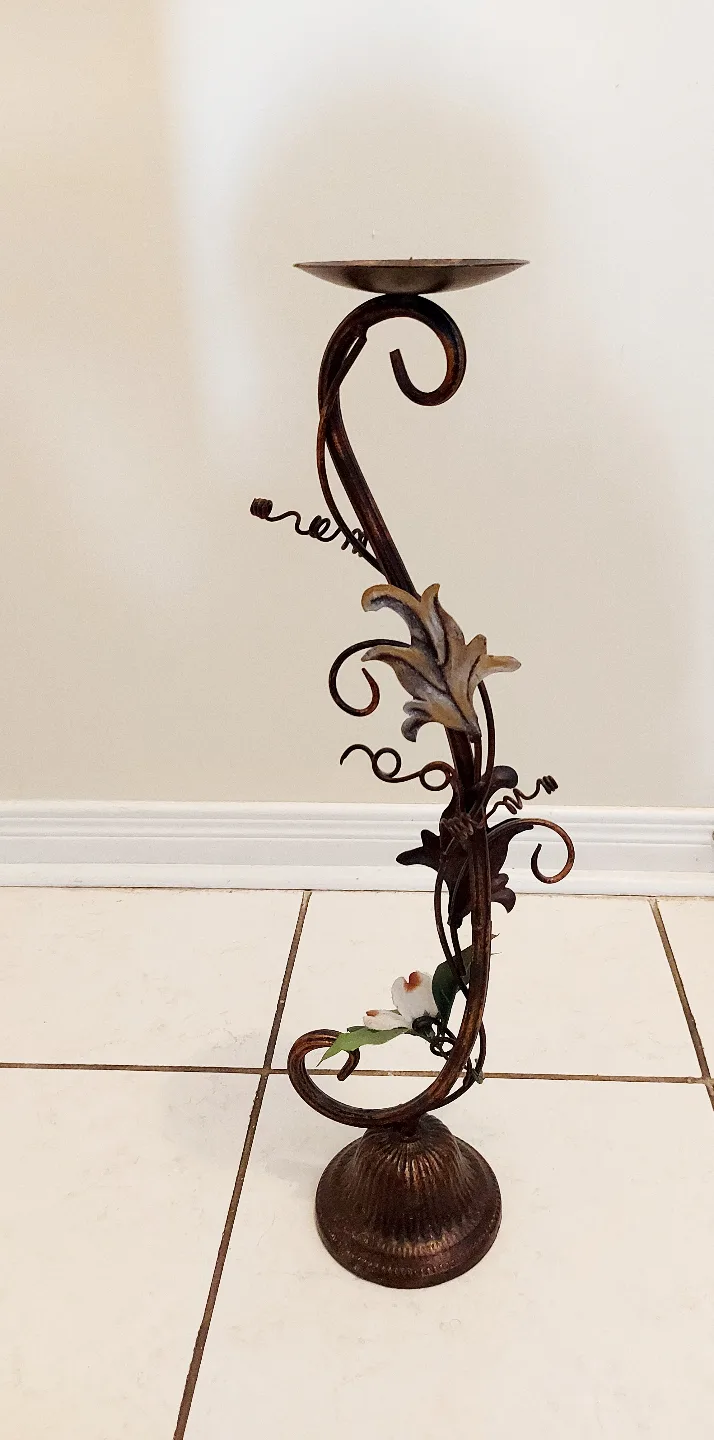 Steel Decor Flower Candle Holder image indicator(3)