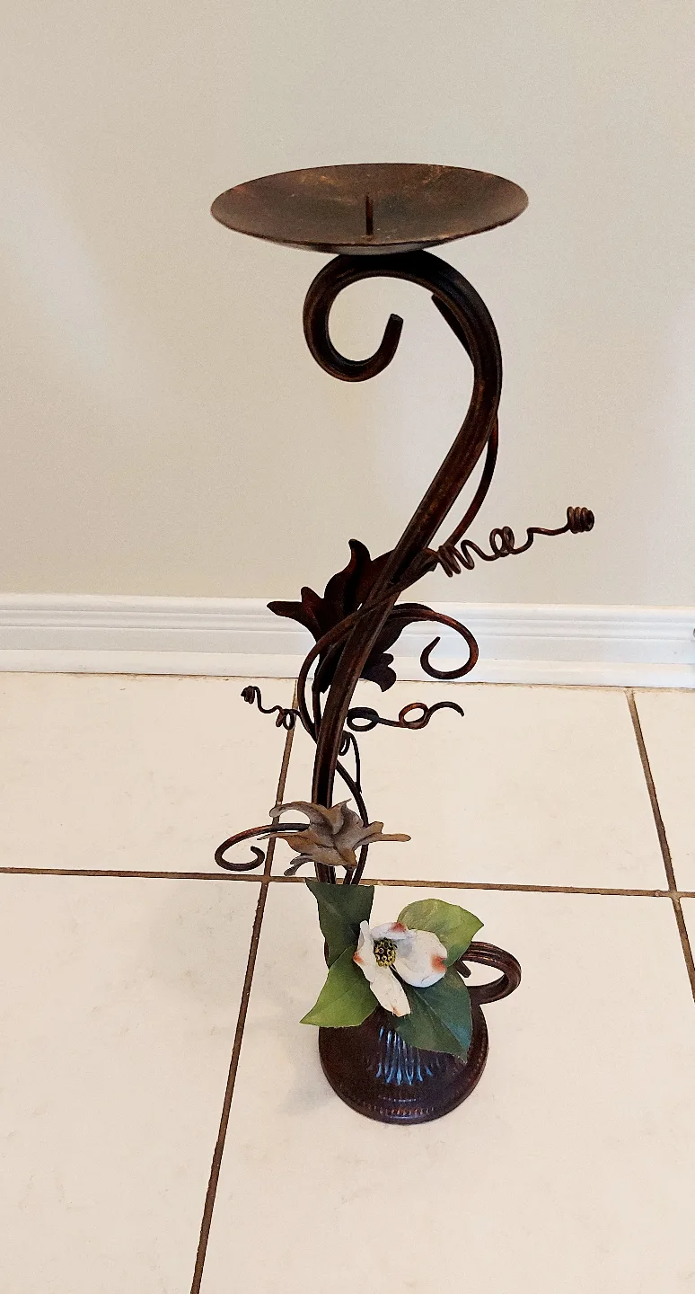 Steel Decor Flower Candle Holder image indicator(4)