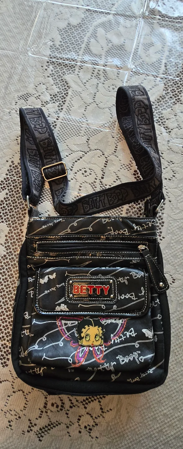 Betty Boop Crossbody Bag image indicator(2)