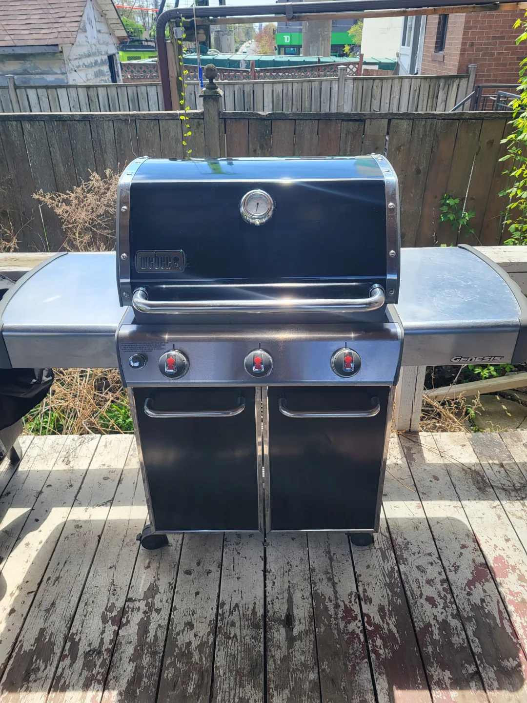 Weber Genesis 3-Burner Gas BBQ thumbnail