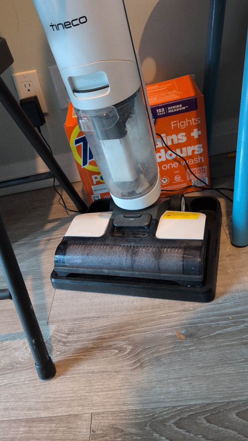 Moving Out Sale -Tineco Floor Cleaner Vacuum - photo 4