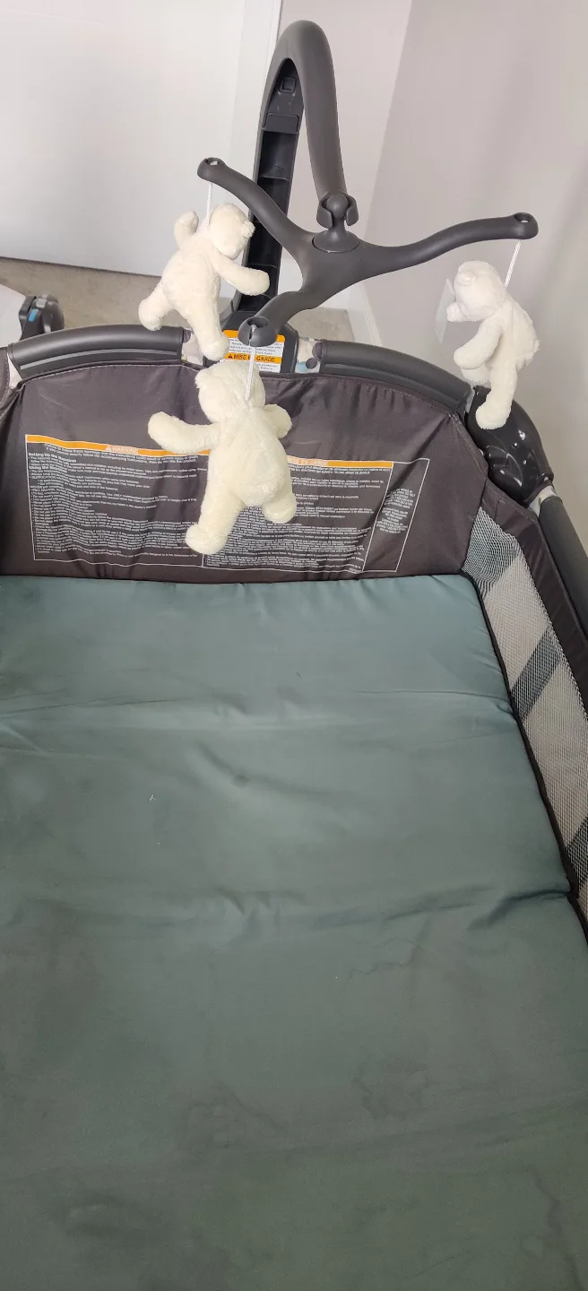 Graco Pack 'n Play Playard with Newborn Napper image indicator(2)