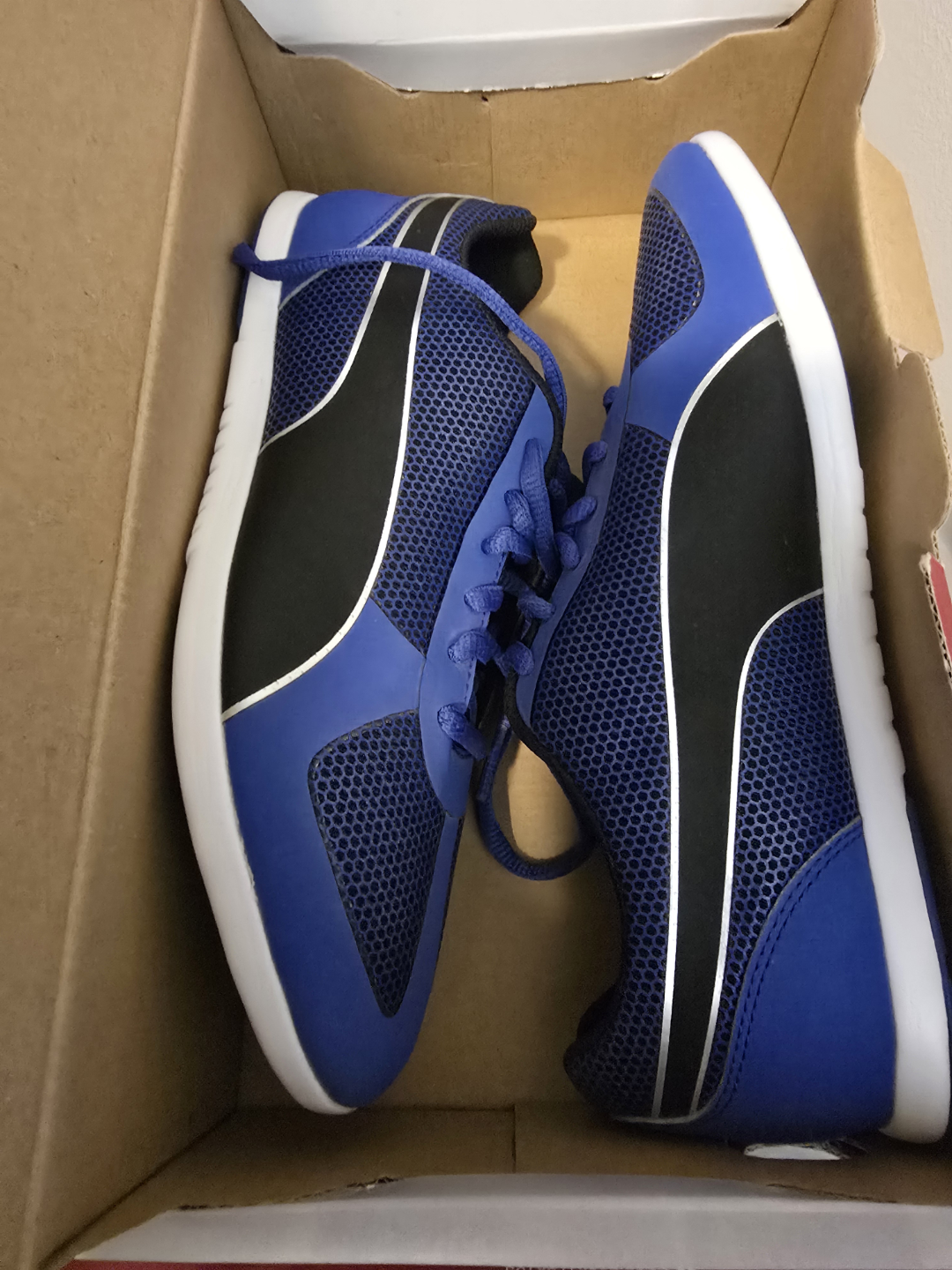 BRAND NEW Puma Women's Sneakers Size 7.5 - photo 2