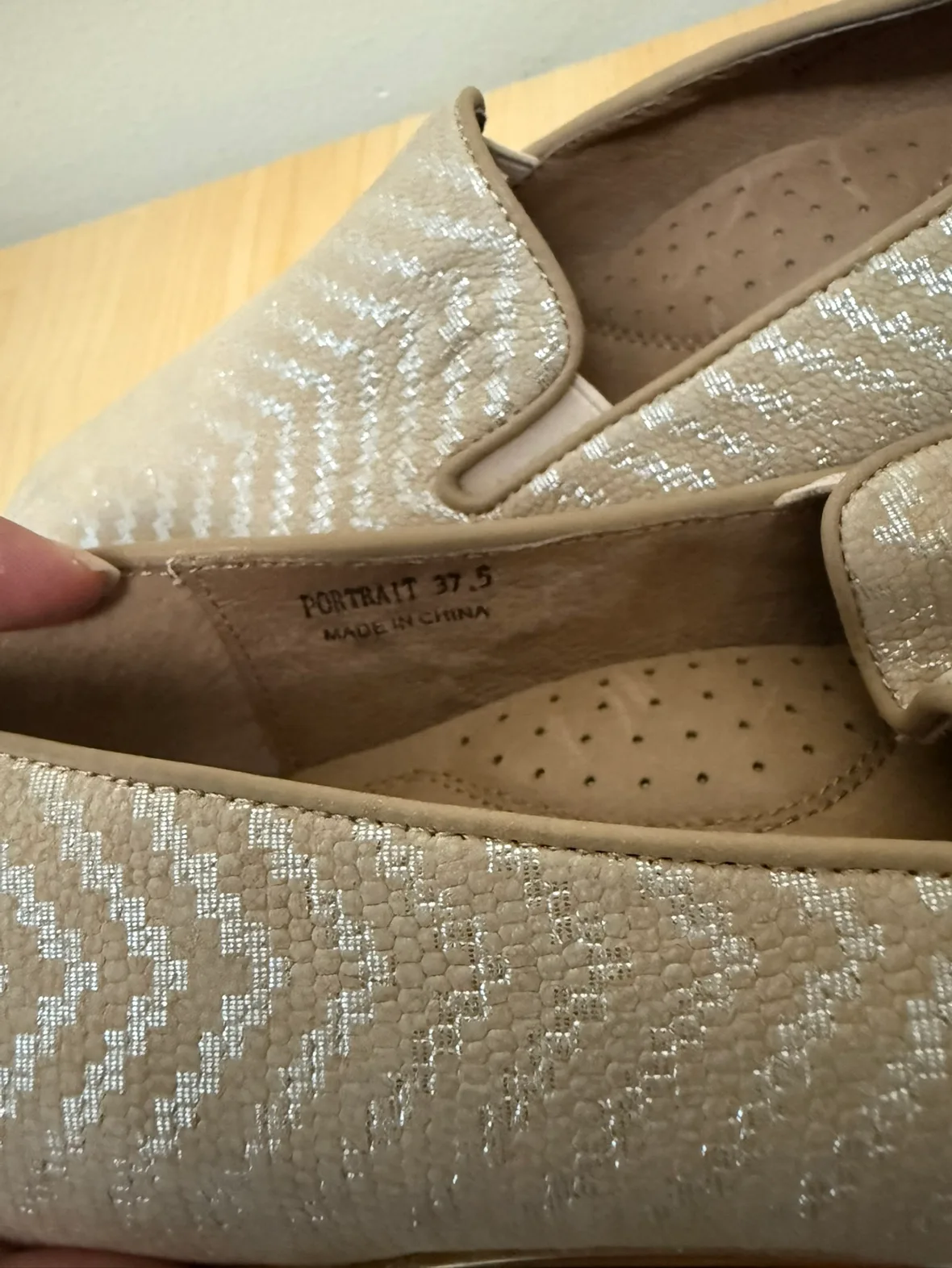 Women's Beige and Silver Slip-on Shoes - Size 37.5 image indicator(3)