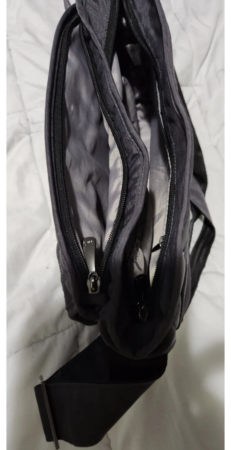 Lug crossbody bag, grey quilted image indicator(3)