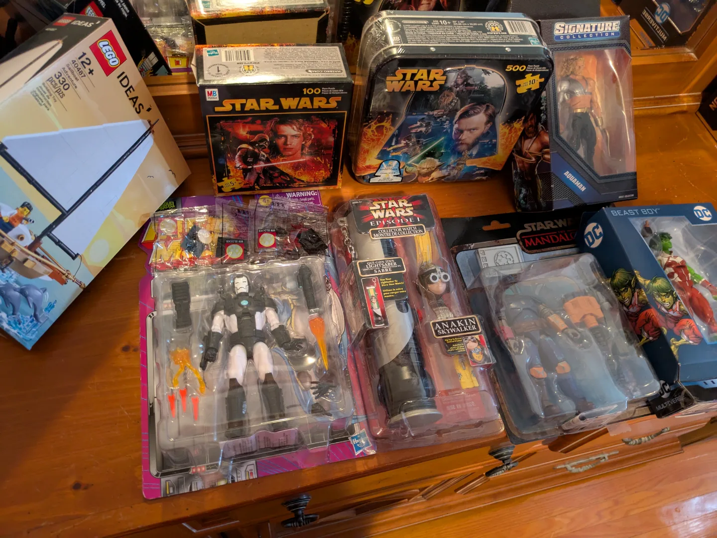 Large Lot of Action Figures image indicator(7)