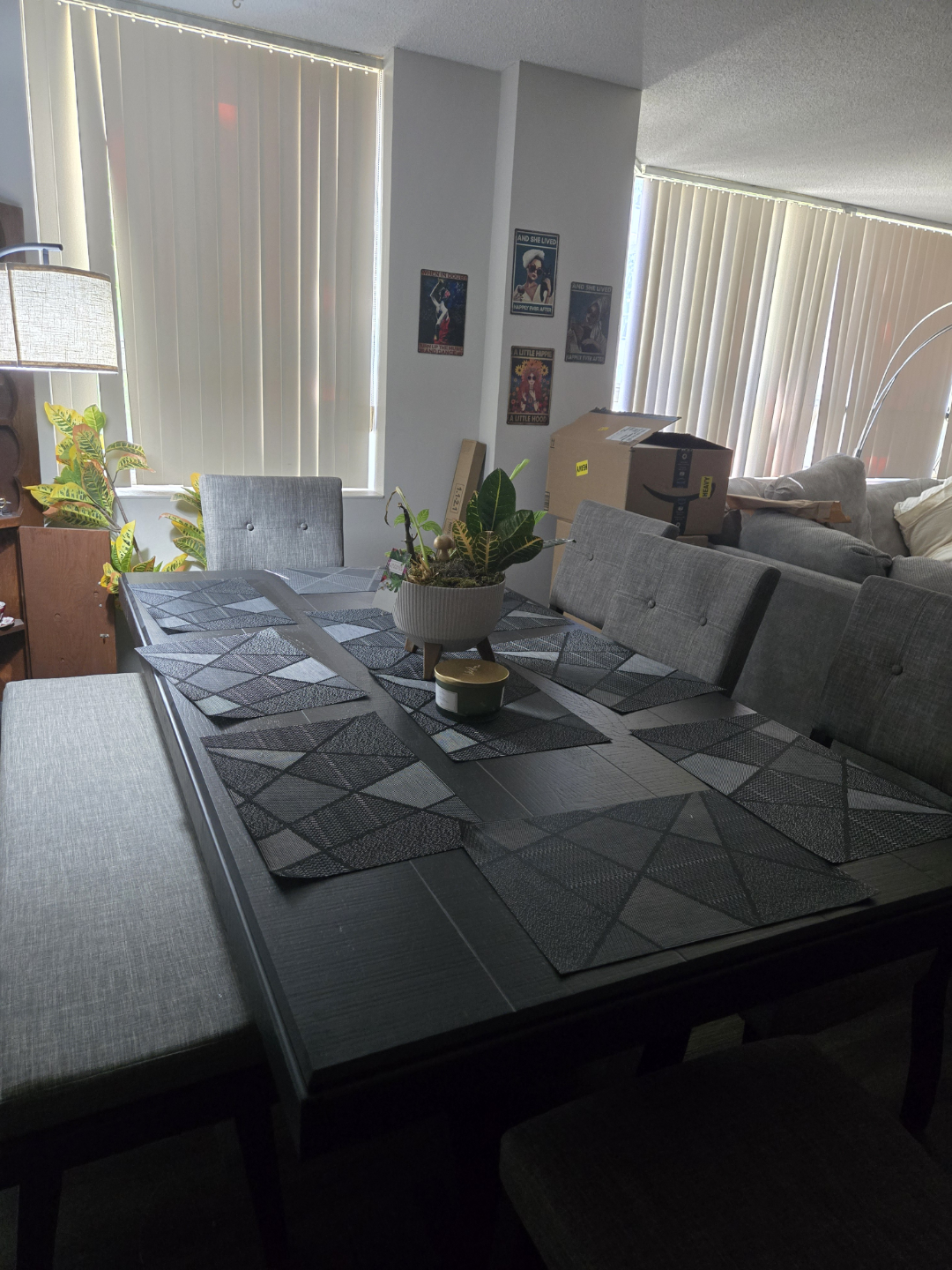 Dining table, 6 chairs and a bench. - photo 3