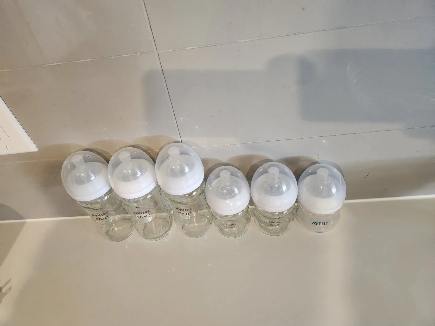 Five Philips Avent Glass Baby Bottles image indicator(2)