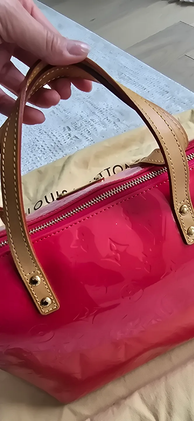 Authentic Louis Vuitton image indicator(3)