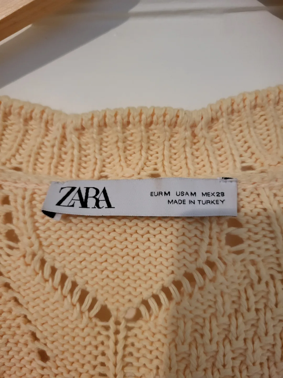 ❣️ Zara Light Yellow Knit Cardigan Floral Embroidery Medium image indicator(4)