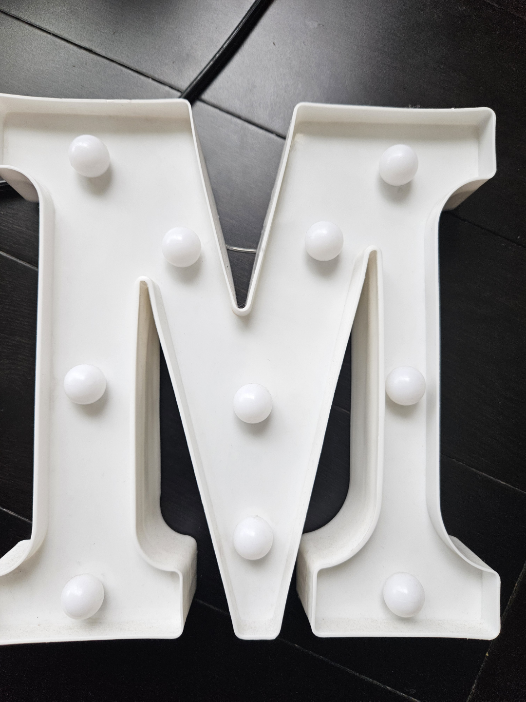 LED Light-Up Letter M - photo 2