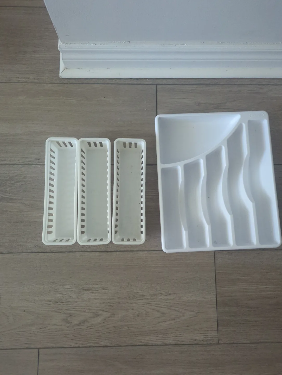 White Plastic Cutlery Tray and Three Organizers thumbnail