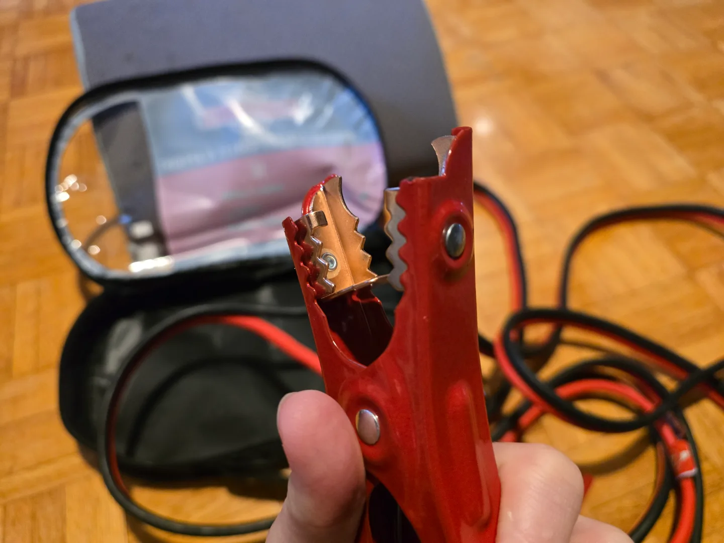 MotoMaster Medium-Duty Booster Jumper Cables, 4-Gauge, 16-ft image indicator(4)