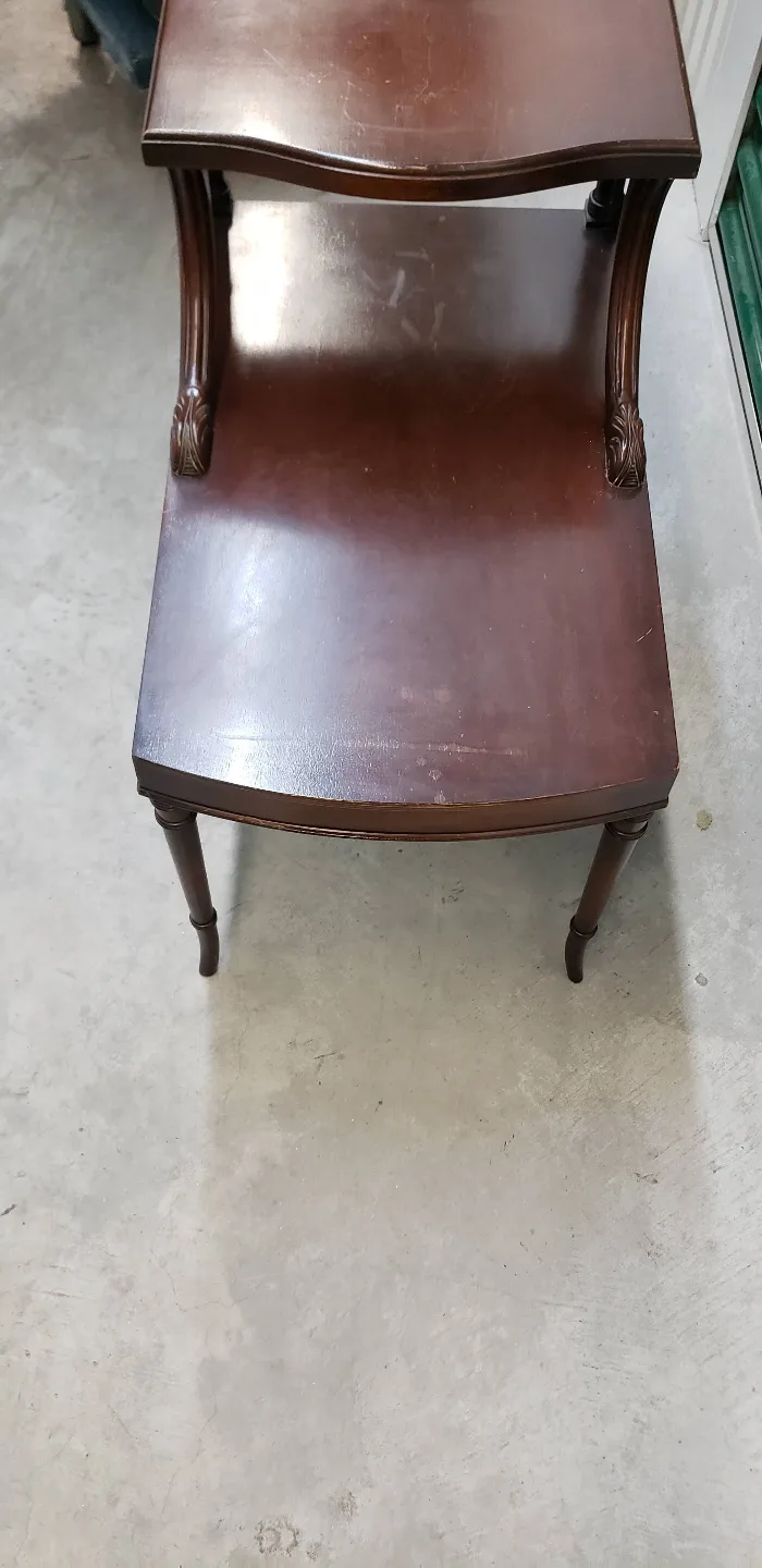 Vintage Two-Tiered End Table image indicator(4)