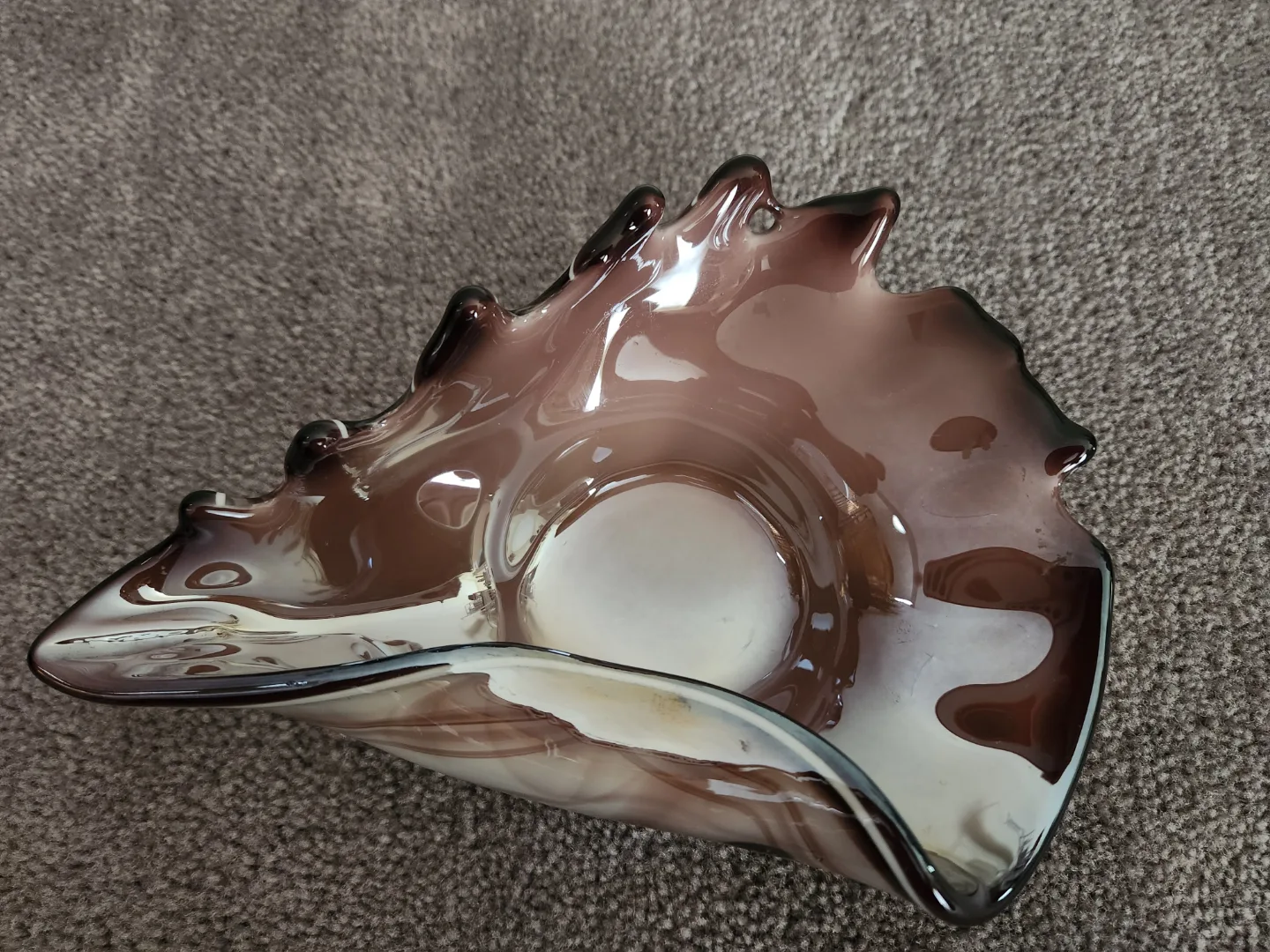 Unique Glass Shell-Shaped Bowl image indicator(2)