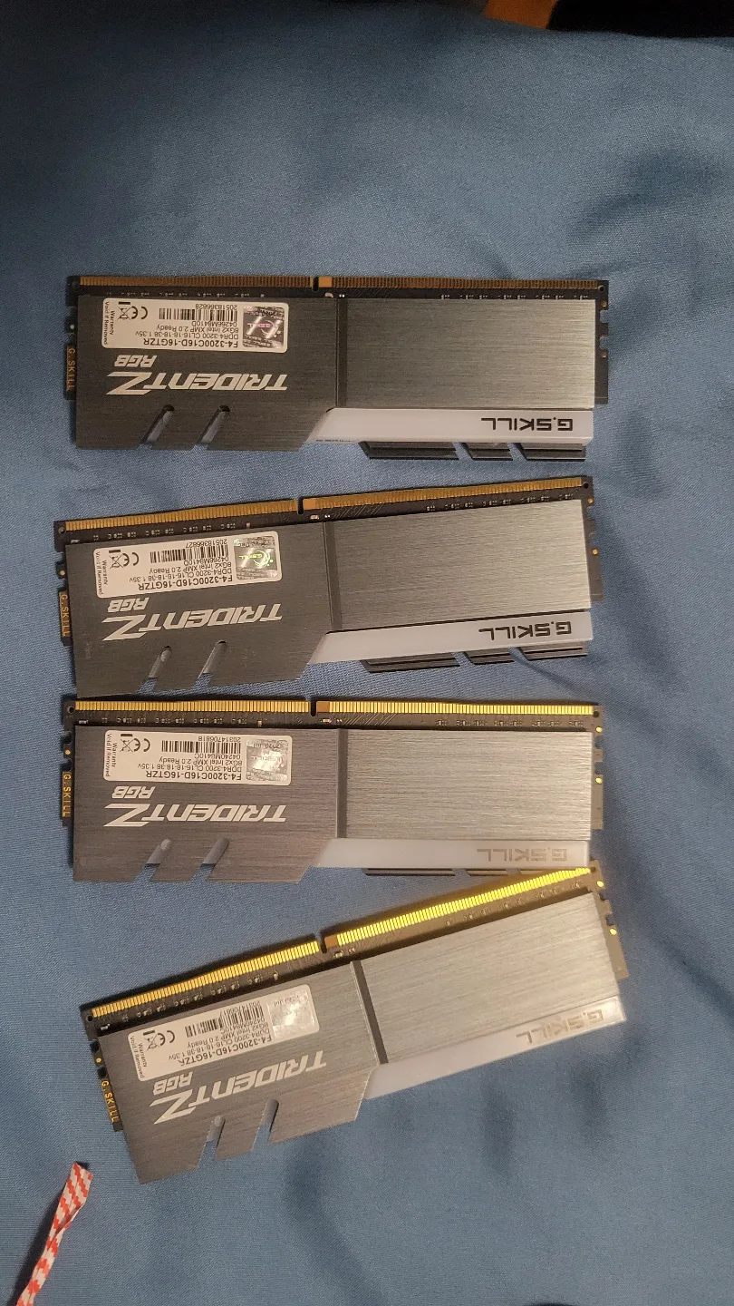 G.Skill Trident Z RGB Series 32GB - 4x8 gb 3200 mhz thumbnail