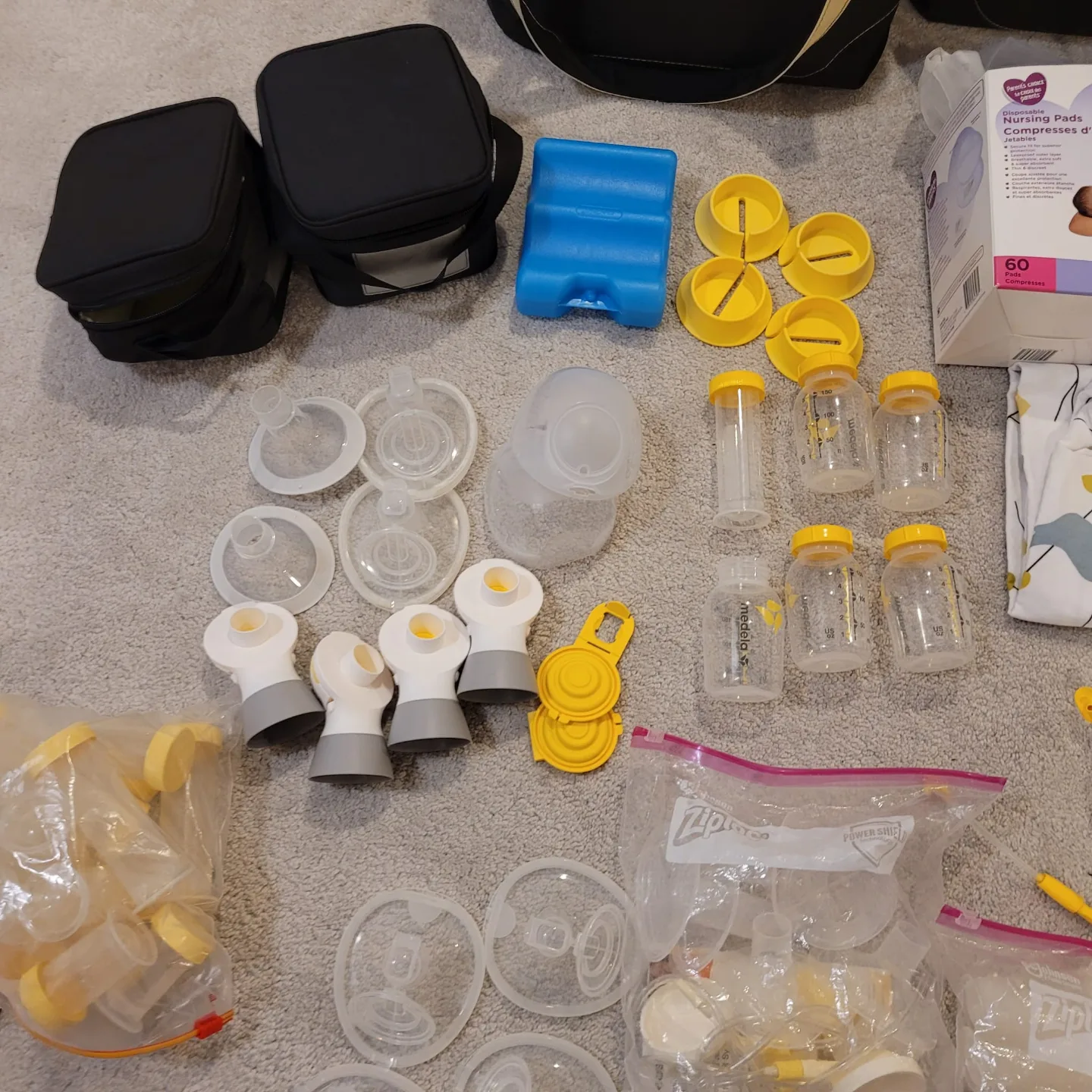 Medela Freestyle Double Electric Breast Pump with Accessories image indicator(8)
