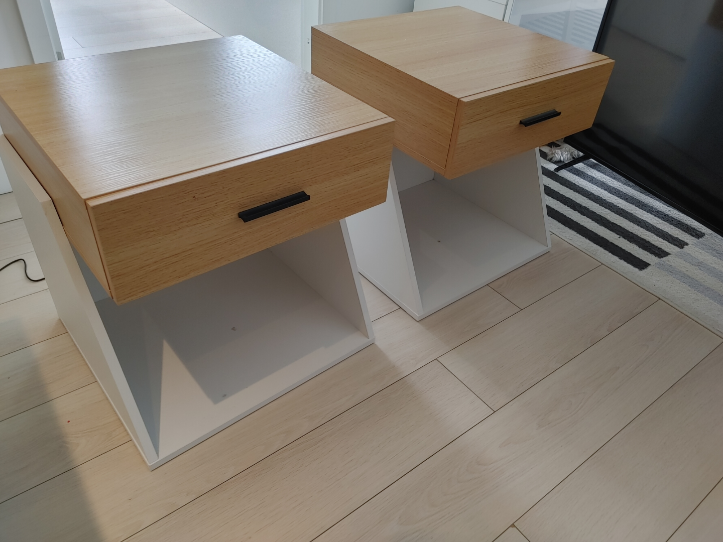 Pair of Modern Nightstands with Drawers. Bedside tables. - photo 3