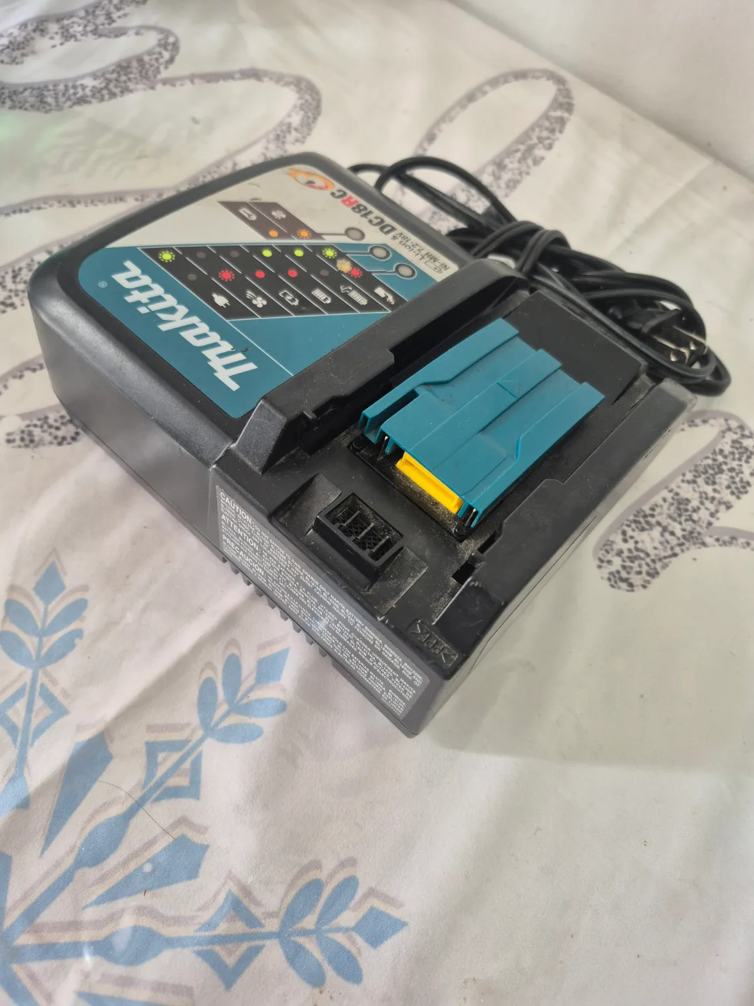 Makita DC18RC Rapid Optimum Charger image indicator(4)