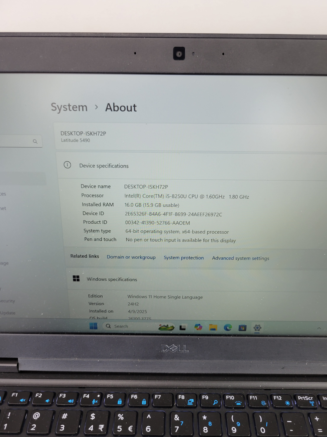 Dell Latitude Laptop - Windows 11 Home - photo 3