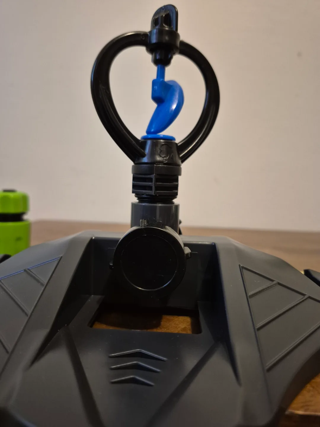 Rotating Lawn Sprinkler with Adjustable Spray Direction image indicator(6)