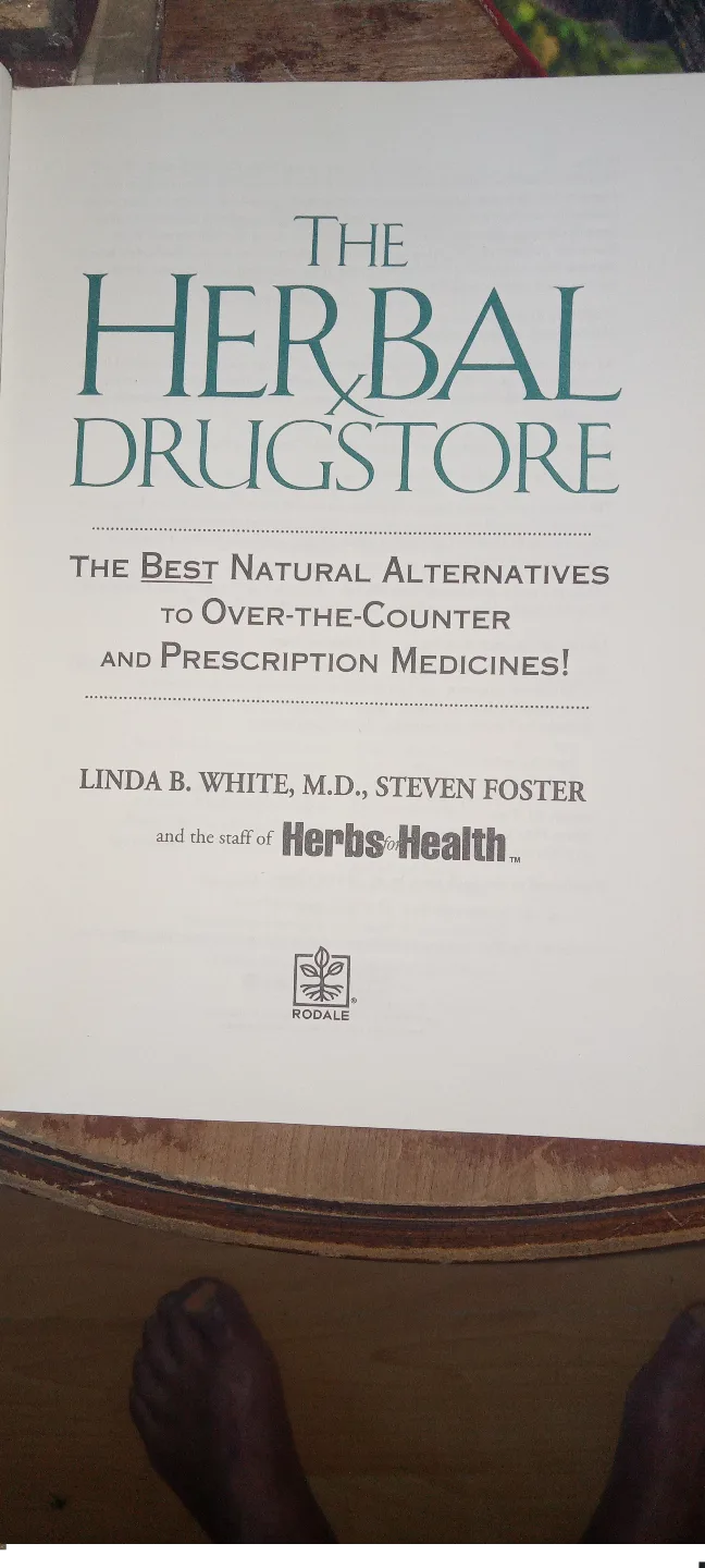 The Herbal Drugstore: The Best Natural Alternatives image indicator(4)
