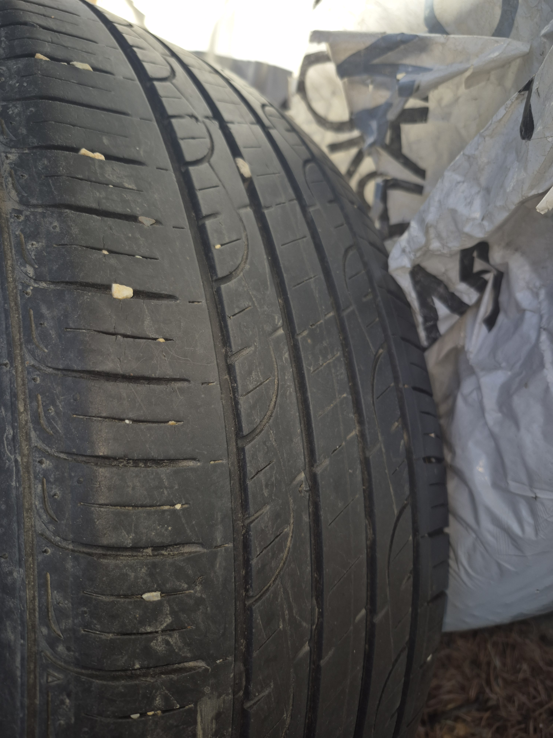 set of 2 p225/55R18 used tires - photo 3