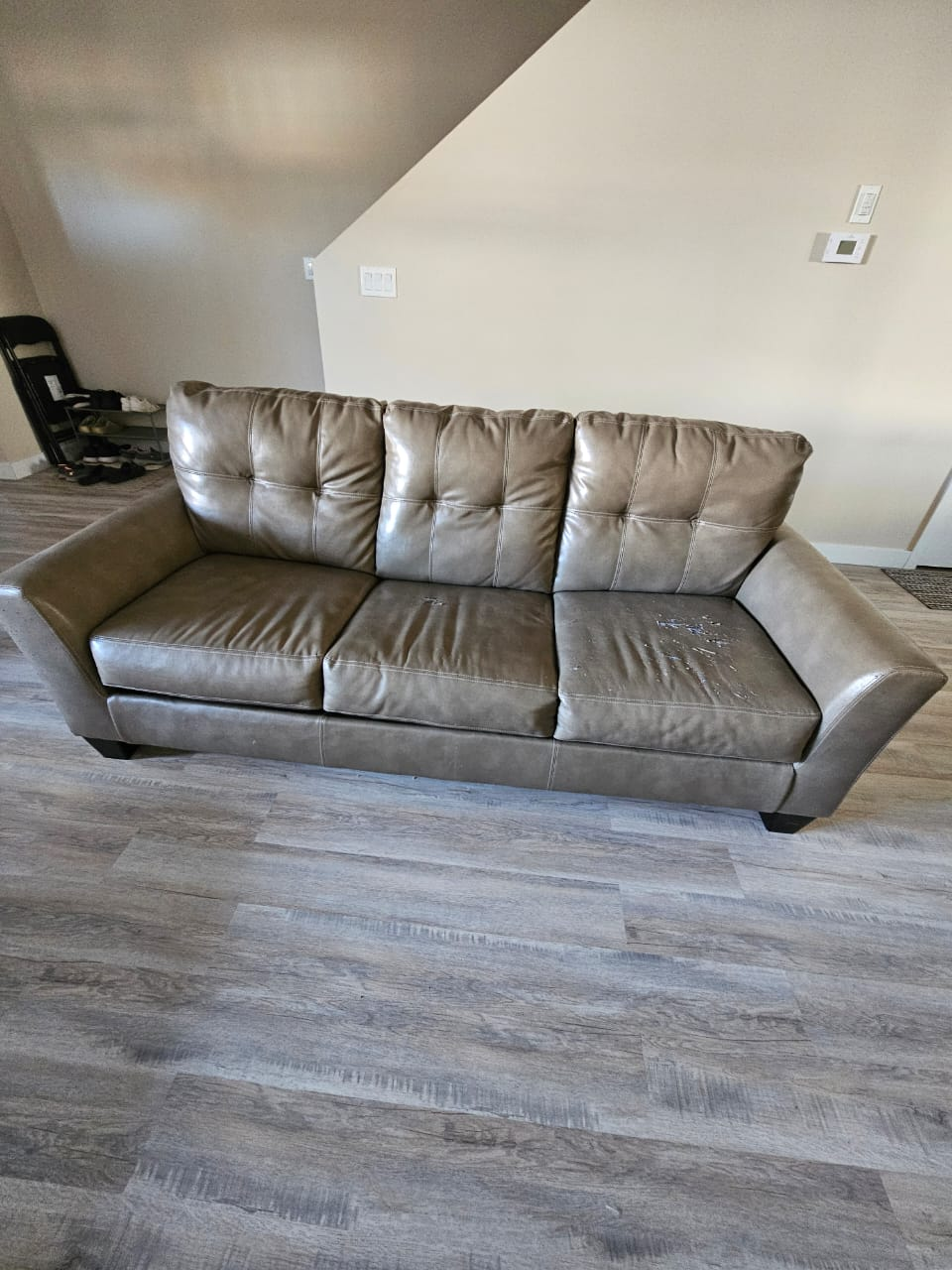 5 SEATER leather Sofa Set - Loveseat and Sofa