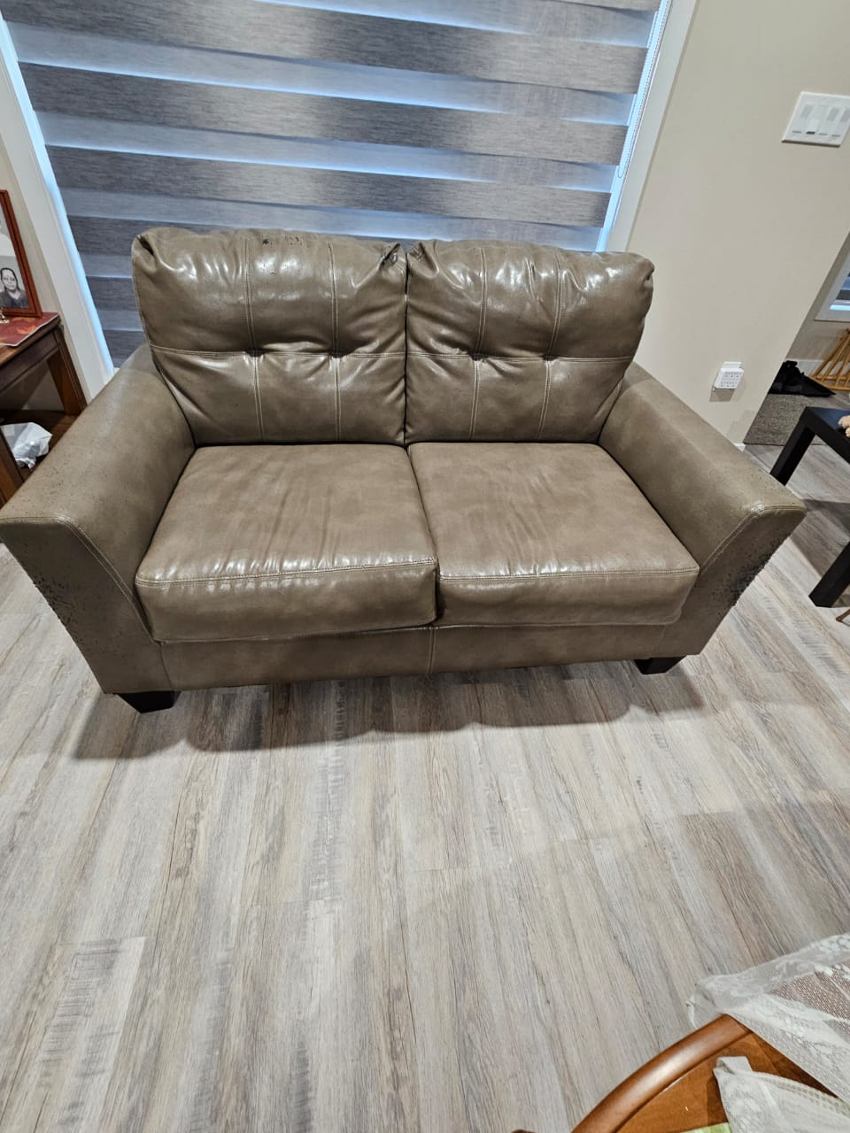 5 SEATER leather Sofa Set - Loveseat and Sofa - photo 2