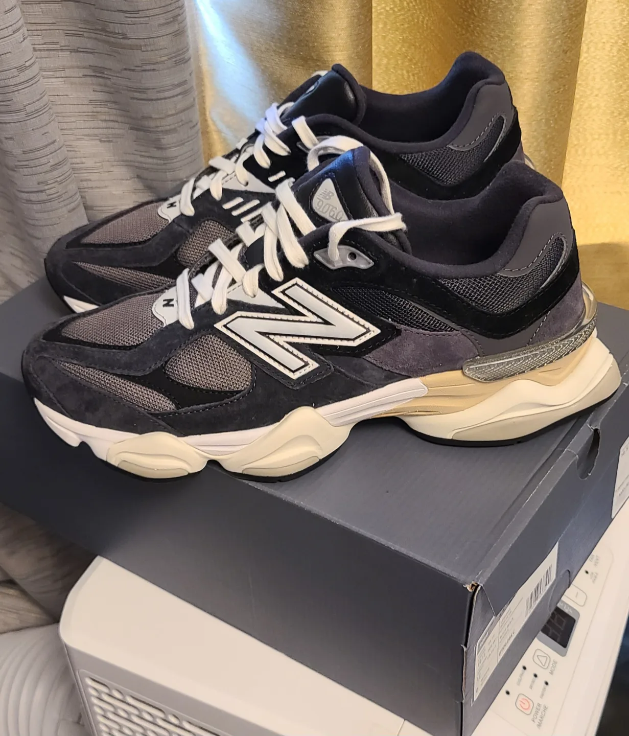 New Balance 9060 Size 10.5M thumbnail