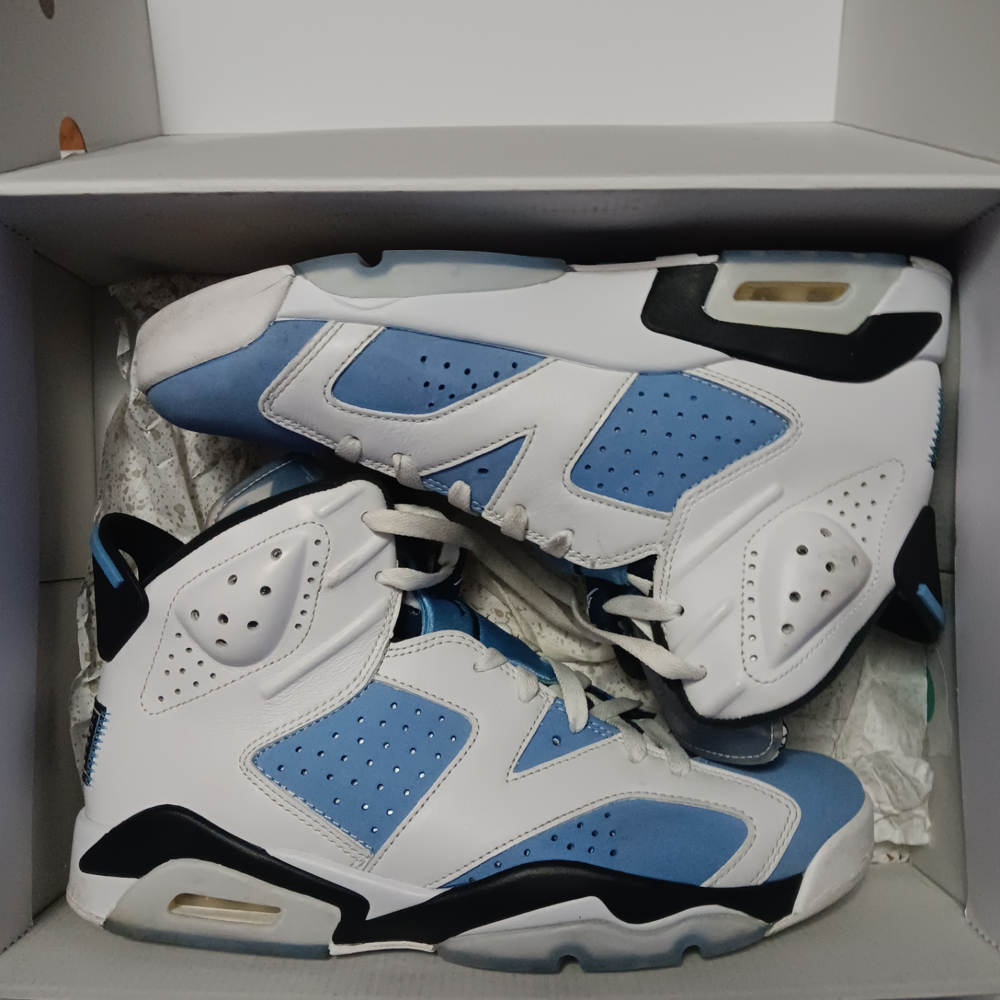 Air Jordan 6 Retro UNC