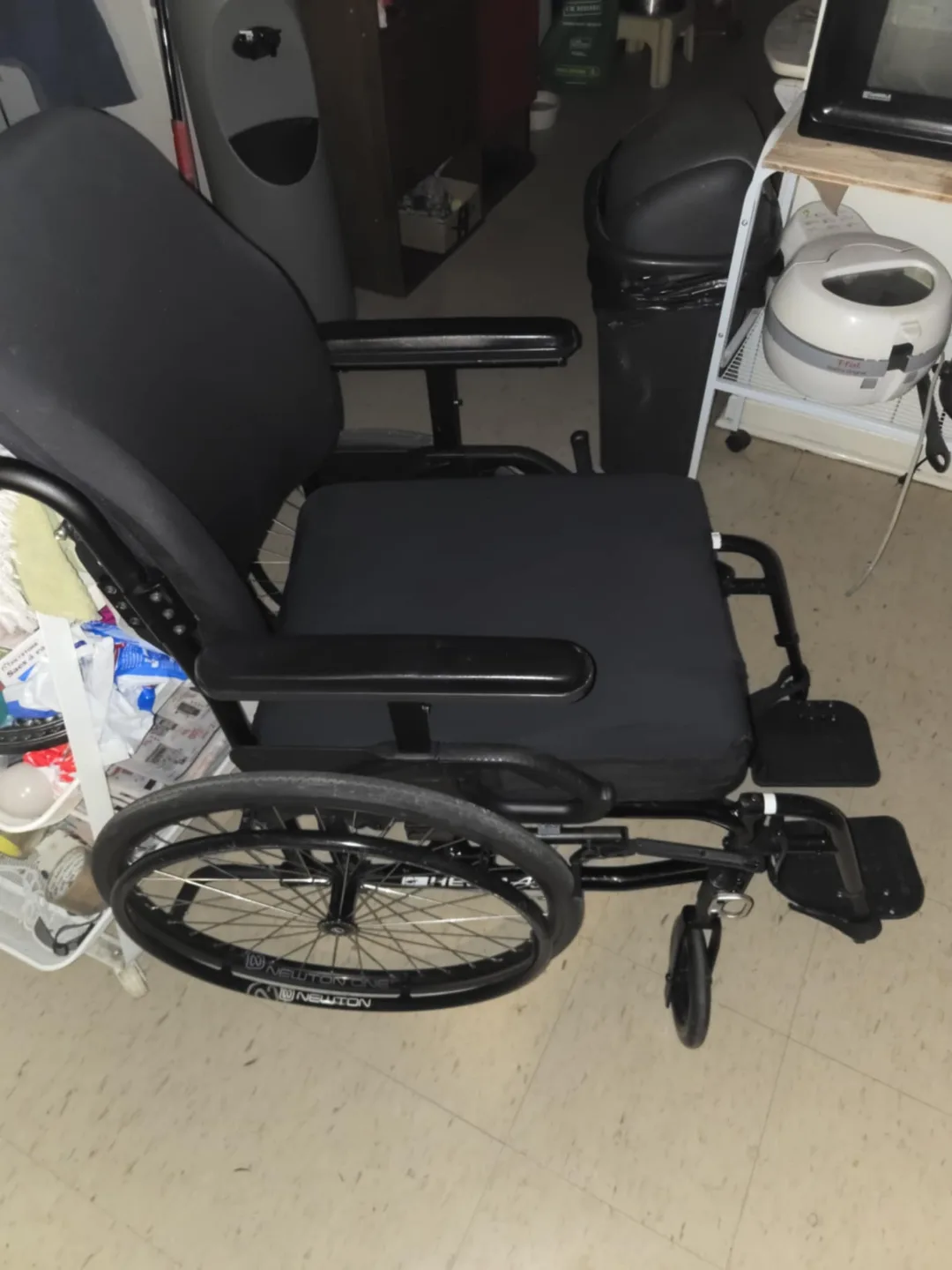 Lightly Used Wheelchair - Excellent Condition image indicator(2)