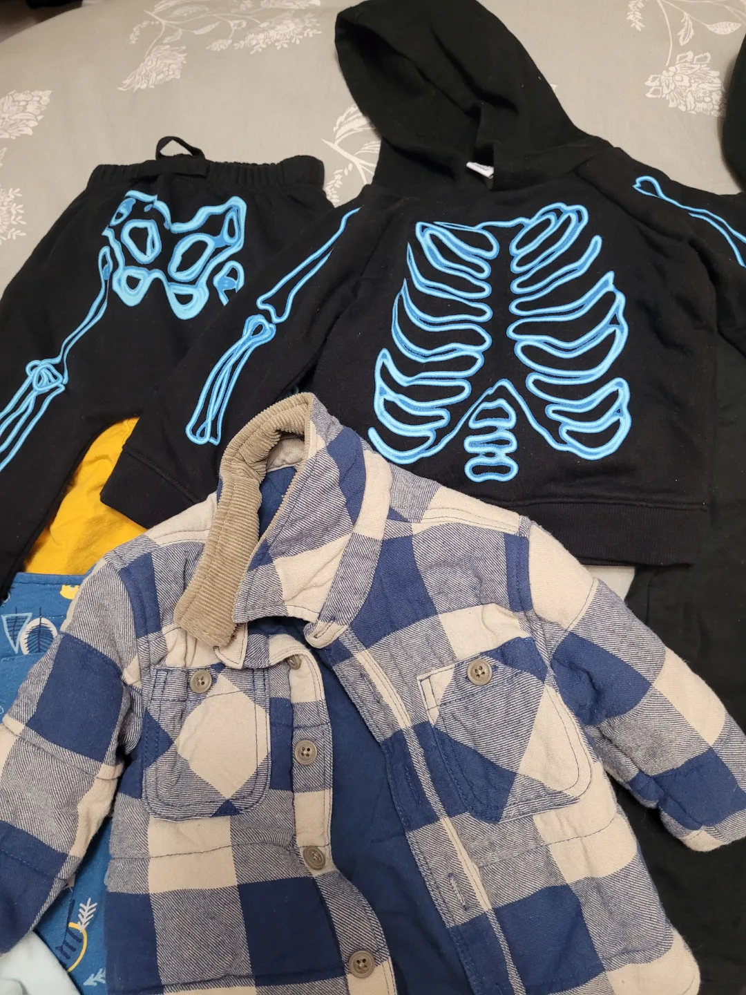 Baby Boy Clothes Bundle -31 PCS- Size 6-12 months image indicator(3)