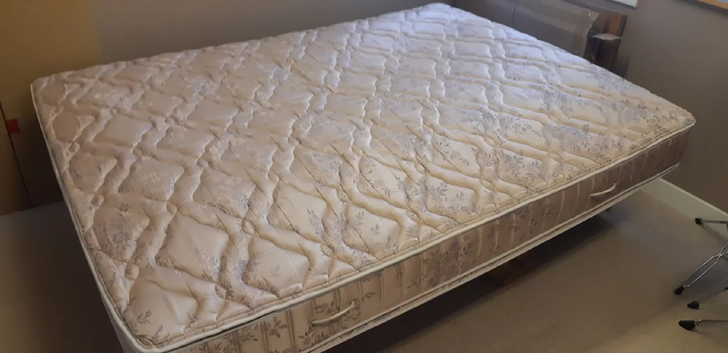 Free Queen Mattress thumbnail