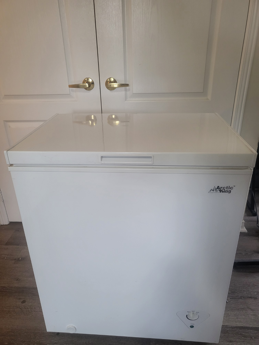 Arctic King Chest Freezer - Model WHS-185CW