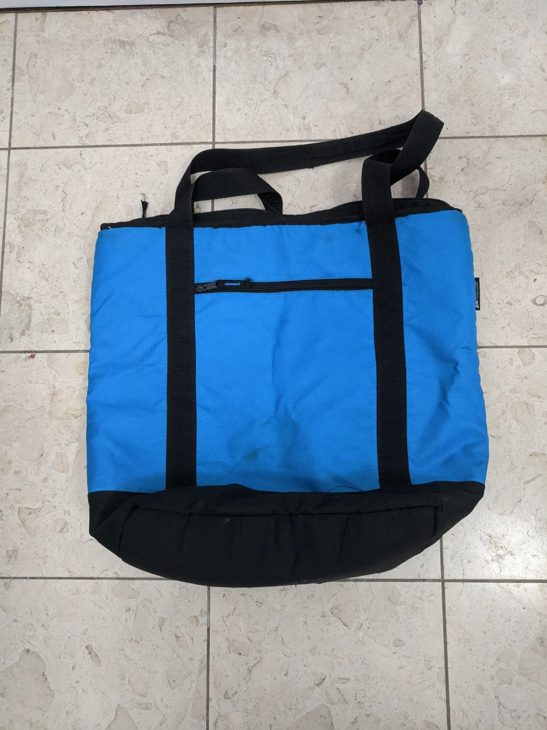 Blue and Black Insulated  Bag image indicator(2)