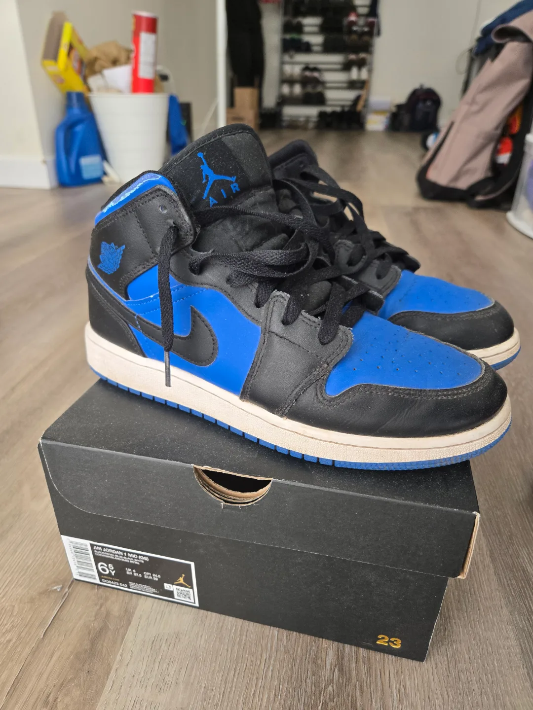 Air Jordan 1 Mid SE GS (Youth) Royal Blue/Black Size 6.5Y thumbnail
