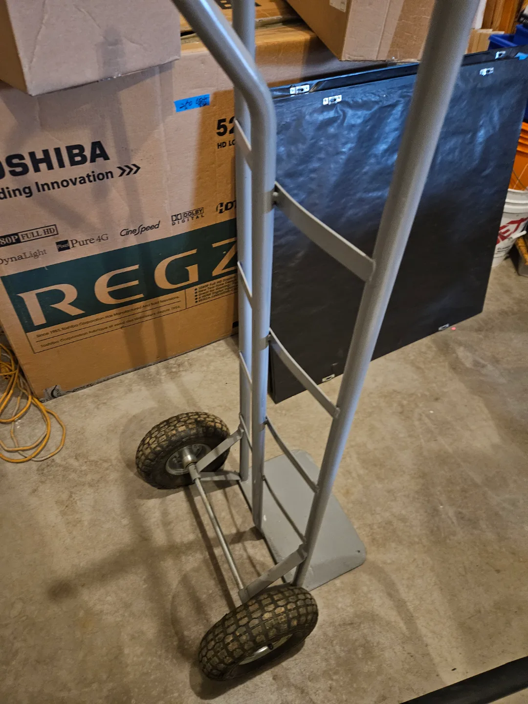 Heavy-duty hand truck thumbnail