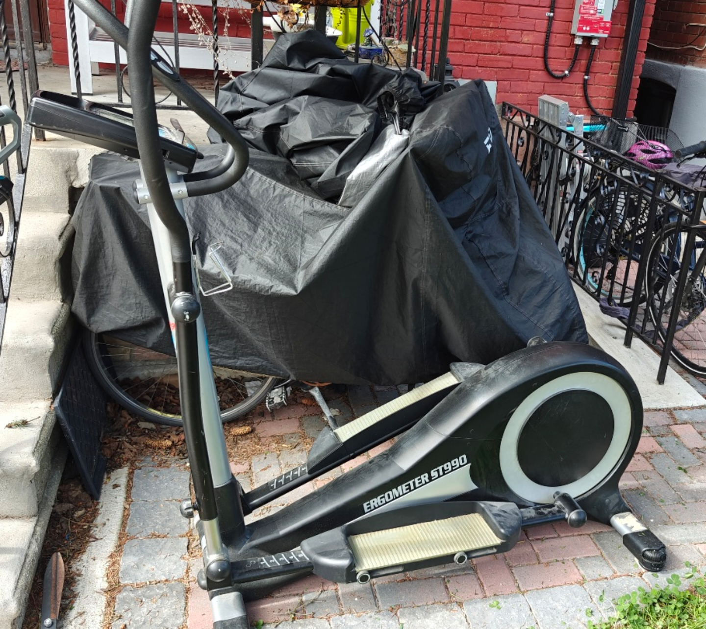 ErgoMeter ST990 Elliptical Cross Trainer - magnetic resistance - photo 3