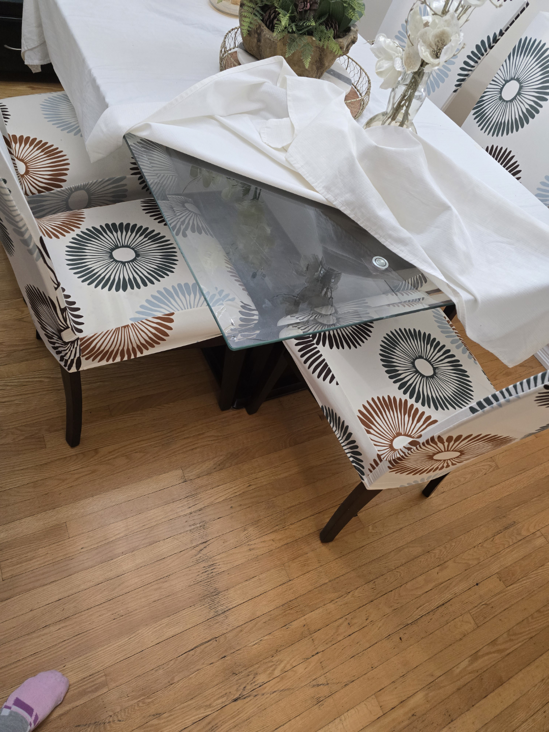 Dining Table with 6 Chairs and Tablecloth - photo 2