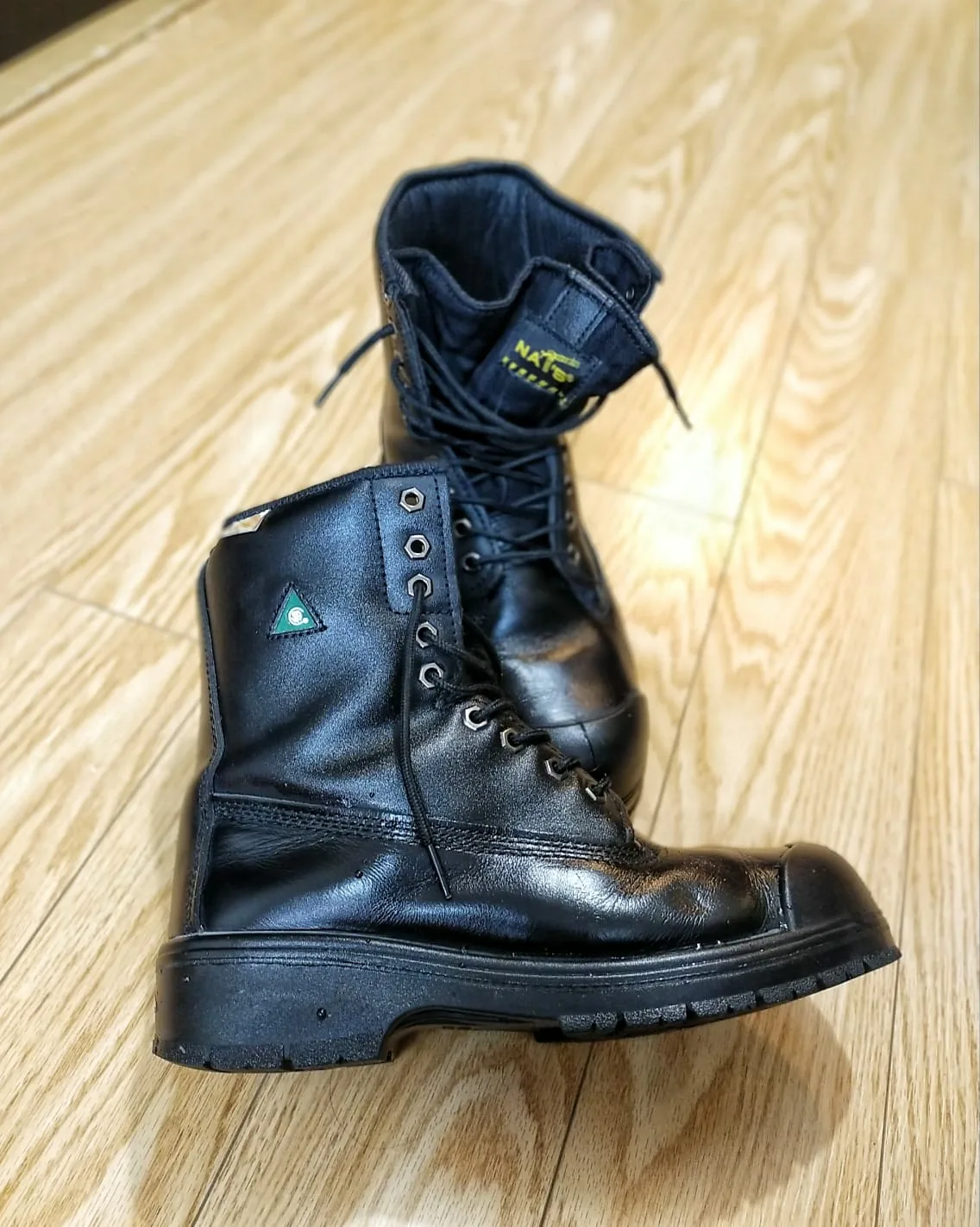 NAT'S Men's Black Leather Steel Toe Boots - Size 8.5 image indicator(4)